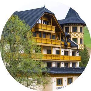 GRAND HOTEL BACHLEDKA STRACHAN